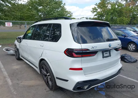 2024 BMW X7 xDrive40I z USA, uszkodzony, nr VIN 5UX23EM08R9U94106